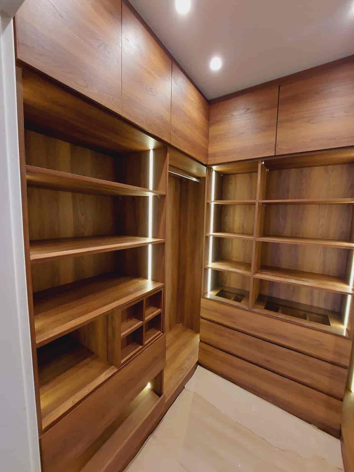 Furniture & Dressings