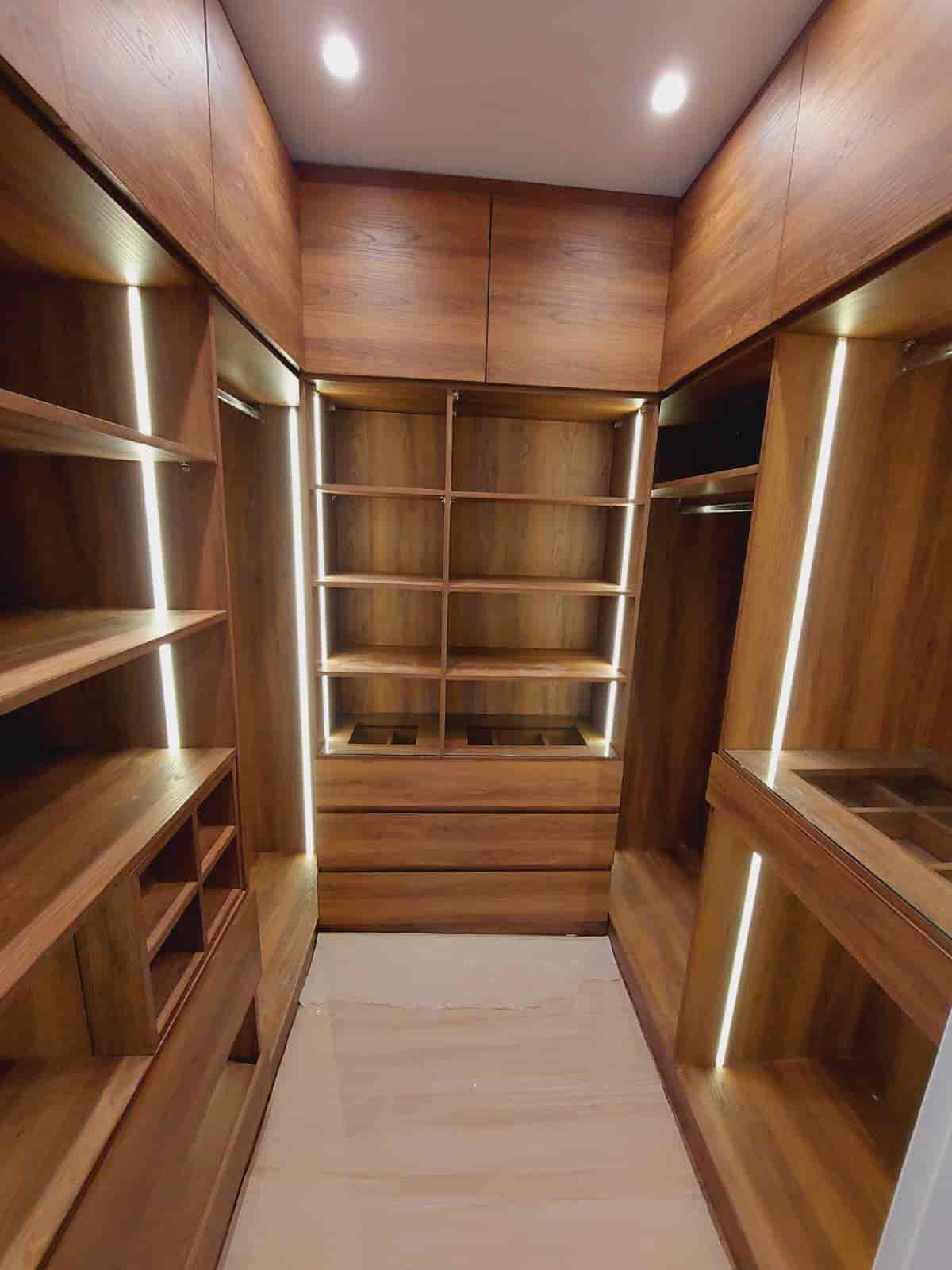 Furniture & Dressings